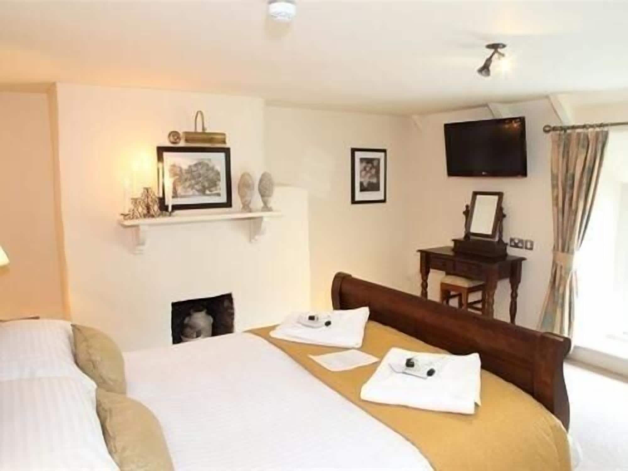 The George Inn Hatherleigh Bagian luar foto